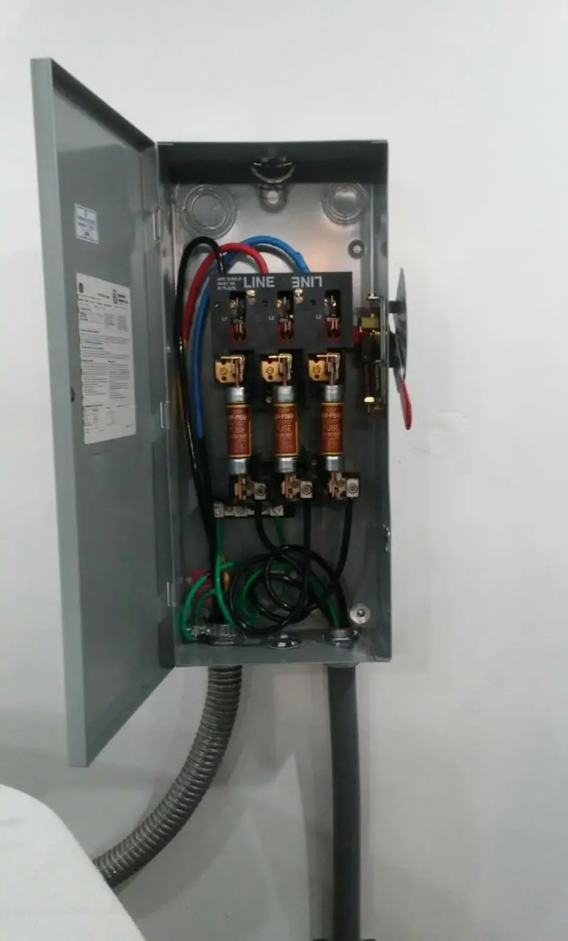 Three-phase disconnect switch installed for Electrical Wiring & Rewiring in Fruitland