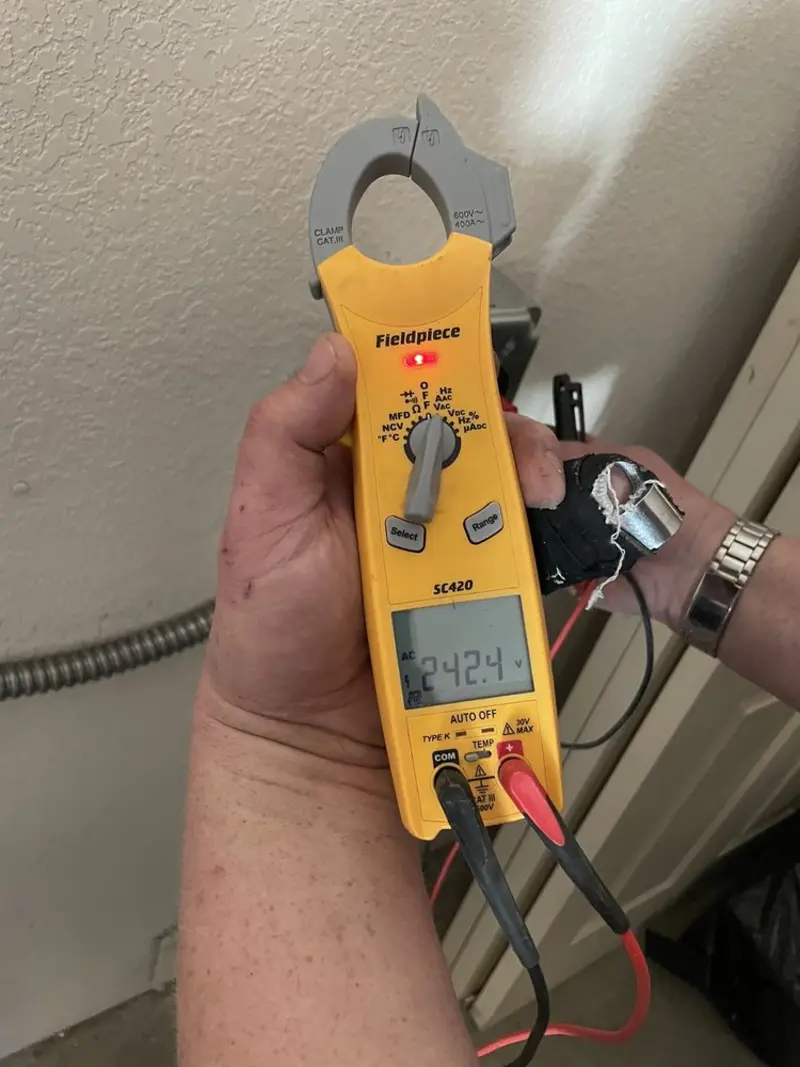 Voltage testing with clamp meter during Generator Installation in Fruitland